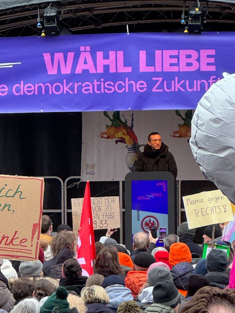 Oberbürgermeister auf Bühne